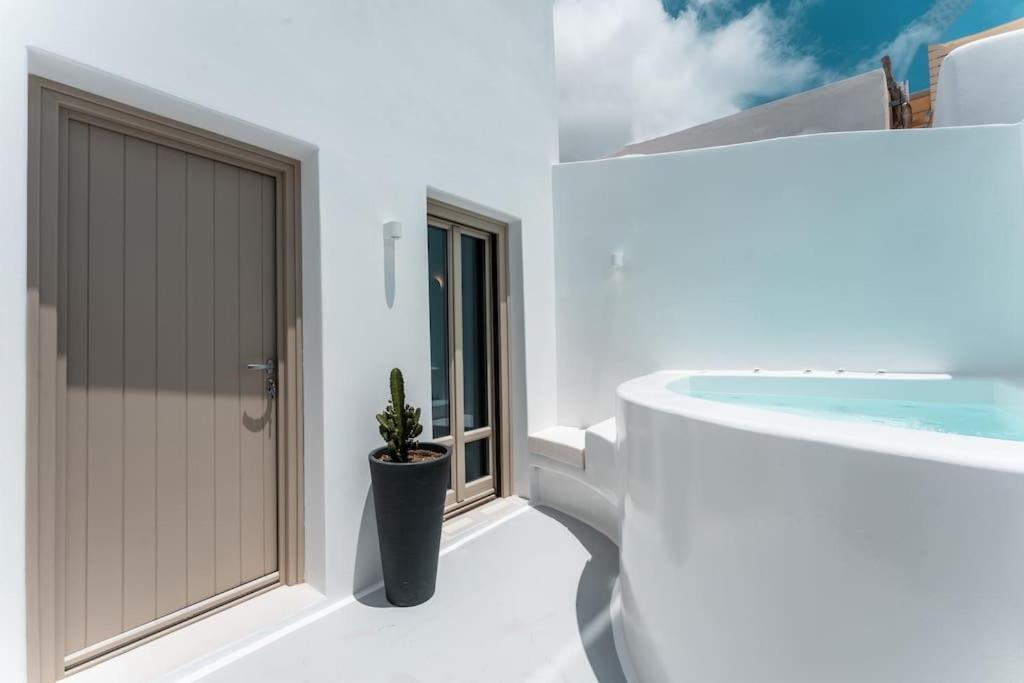 Akri Santorini With Heated Jacuzzi Ferienhaus *