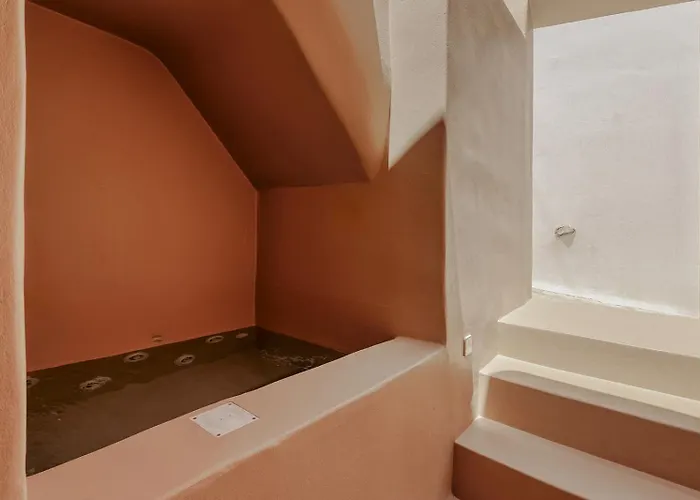 Akri Santorini With Heated Jacuzzi