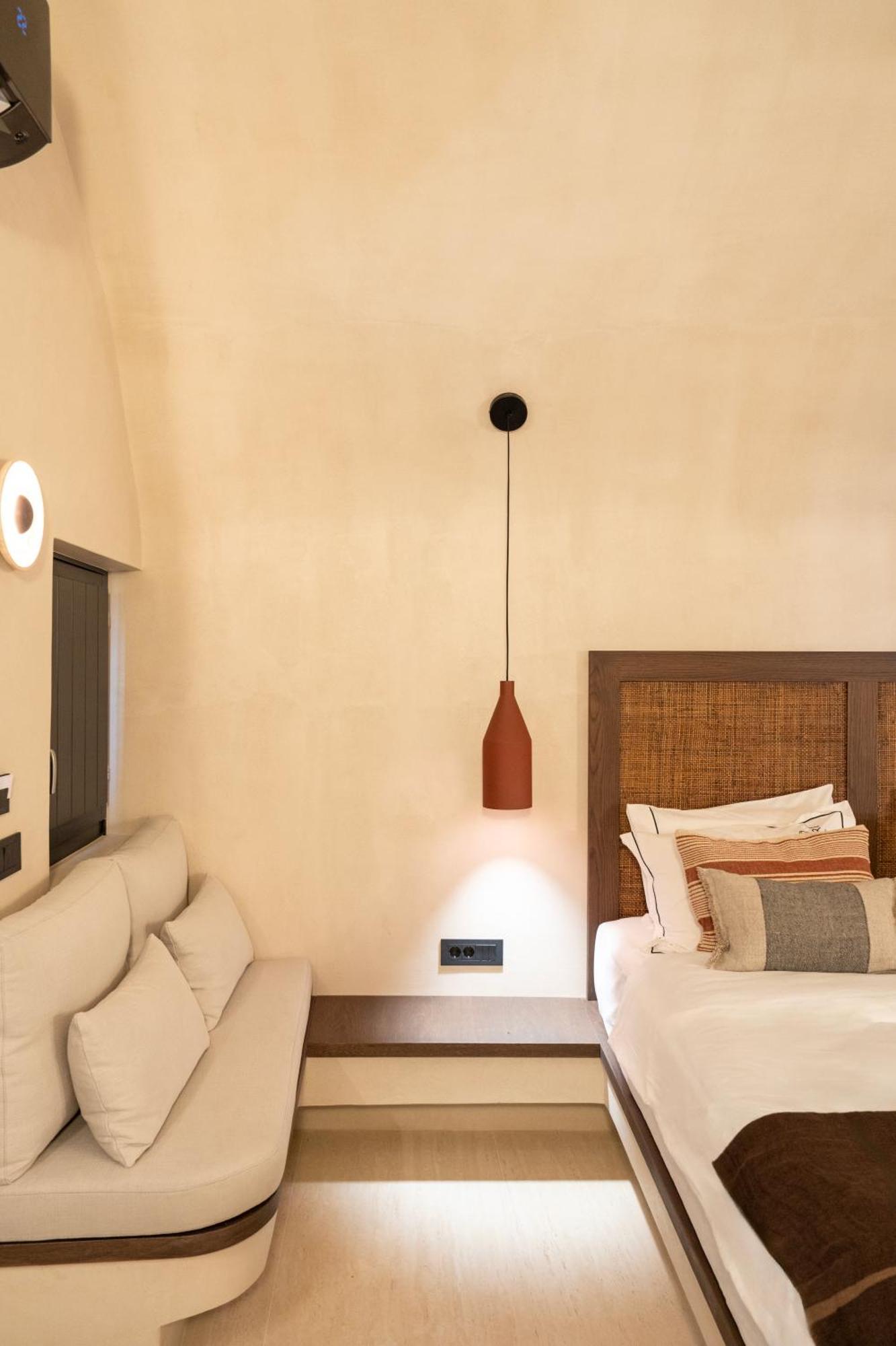 Akri Santorini With Heated Jacuzzi Holiday home Emporio (Santorini)