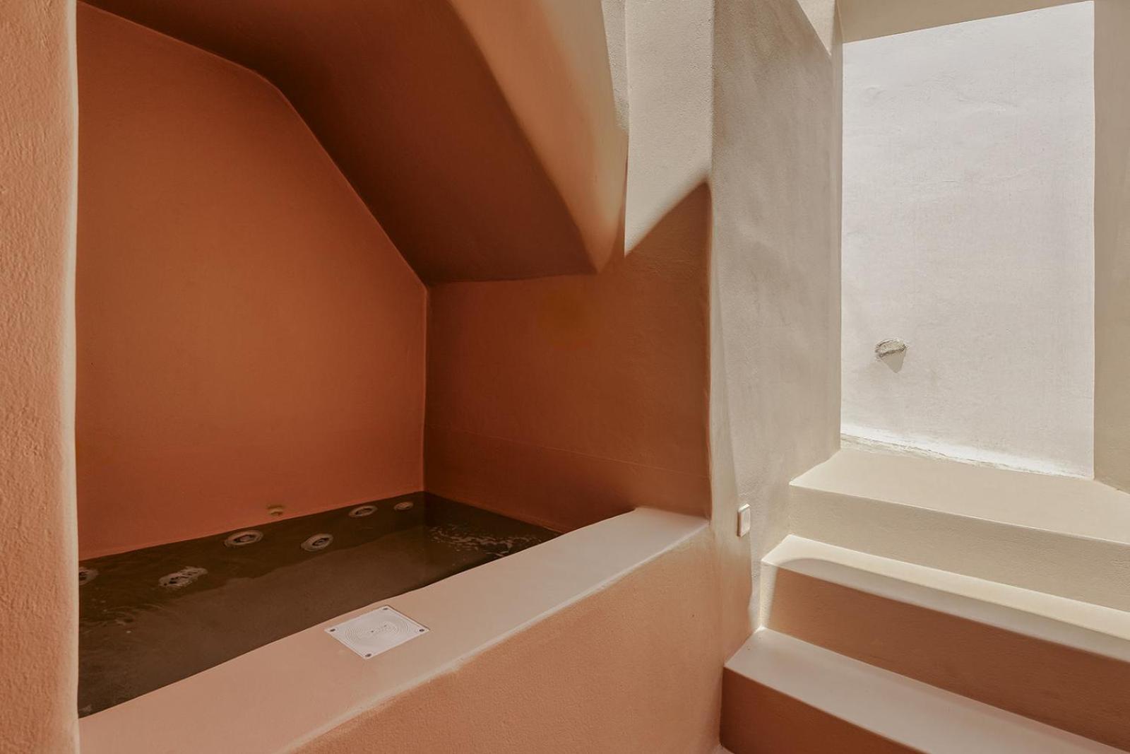 Akri Santorini With Heated Jacuzzi * Emporio (Santorini)